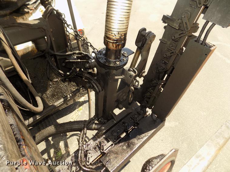 image for item DD2767 2009 Sterling L7500 oil distributor truck