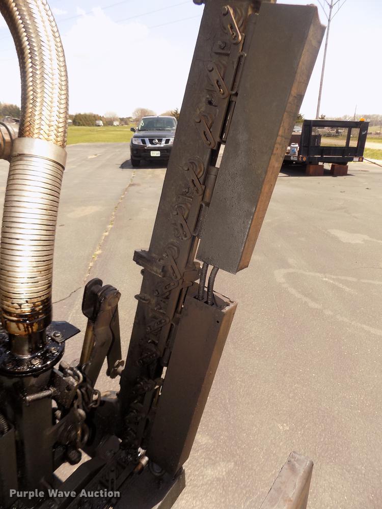 image for item DD2767 2009 Sterling L7500 oil distributor truck