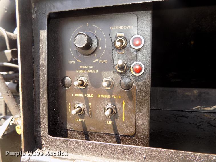 image for item DD2767 2009 Sterling L7500 oil distributor truck