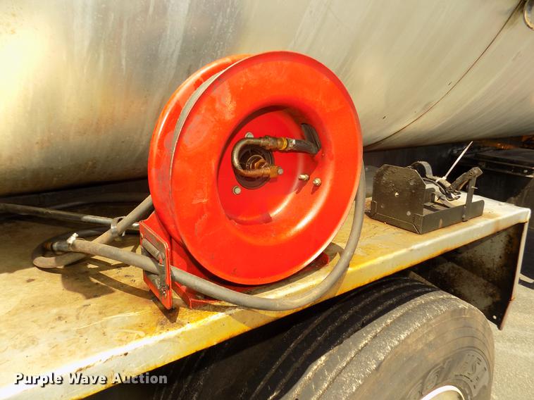 image for item DD2767 2009 Sterling L7500 oil distributor truck