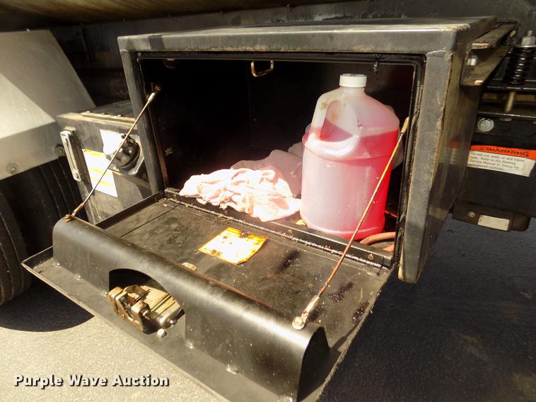 image for item DD2767 2009 Sterling L7500 oil distributor truck