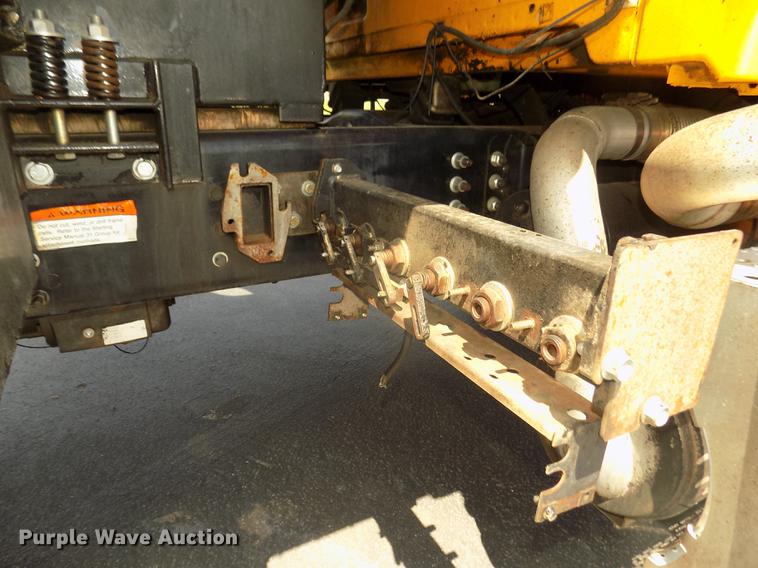 image for item DD2767 2009 Sterling L7500 oil distributor truck