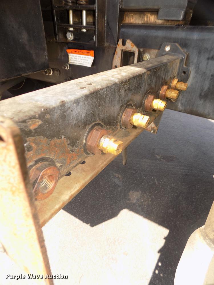 image for item DD2767 2009 Sterling L7500 oil distributor truck