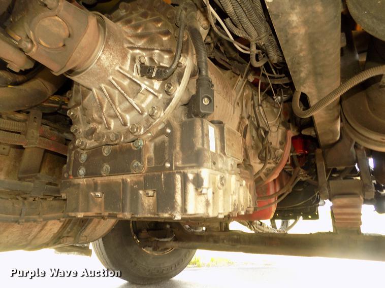 image for item DD2767 2009 Sterling L7500 oil distributor truck