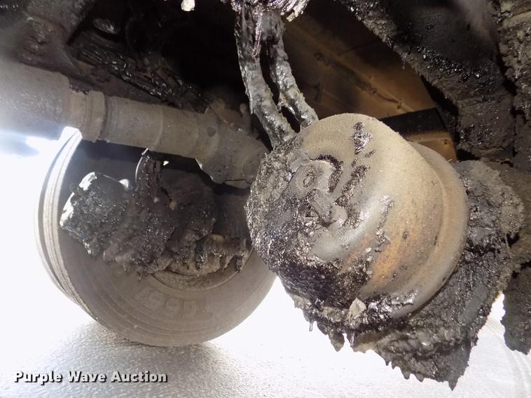 image for item DD2767 2009 Sterling L7500 oil distributor truck