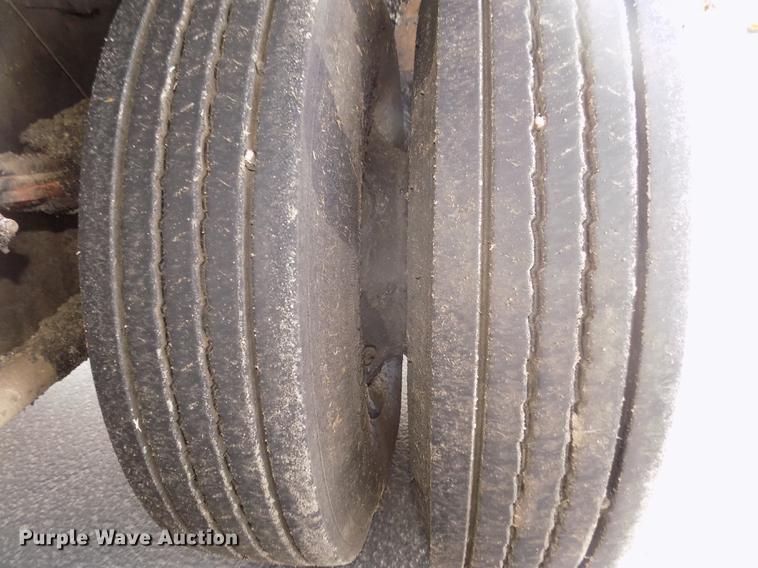 image for item DD2767 2009 Sterling L7500 oil distributor truck