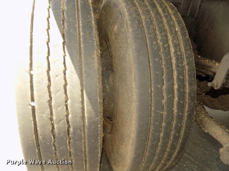 image for item DD2767 2009 Sterling L7500 oil distributor truck