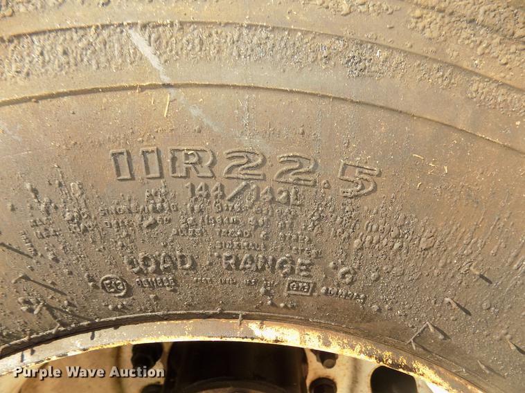 image for item DD2767 2009 Sterling L7500 oil distributor truck