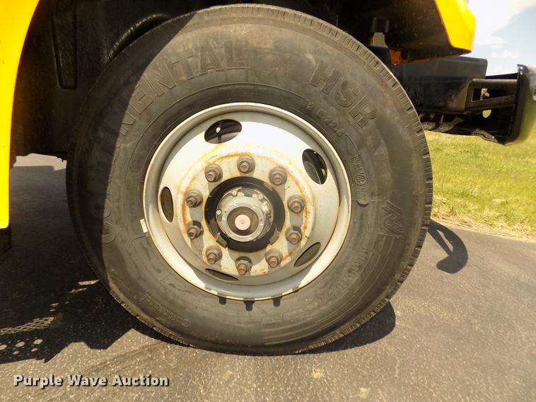 image for item DD2767 2009 Sterling L7500 oil distributor truck