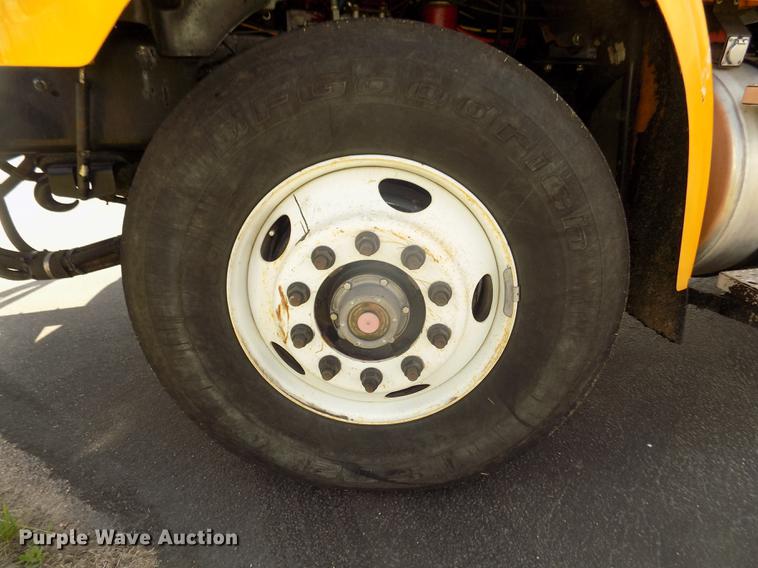 image for item DD2767 2009 Sterling L7500 oil distributor truck