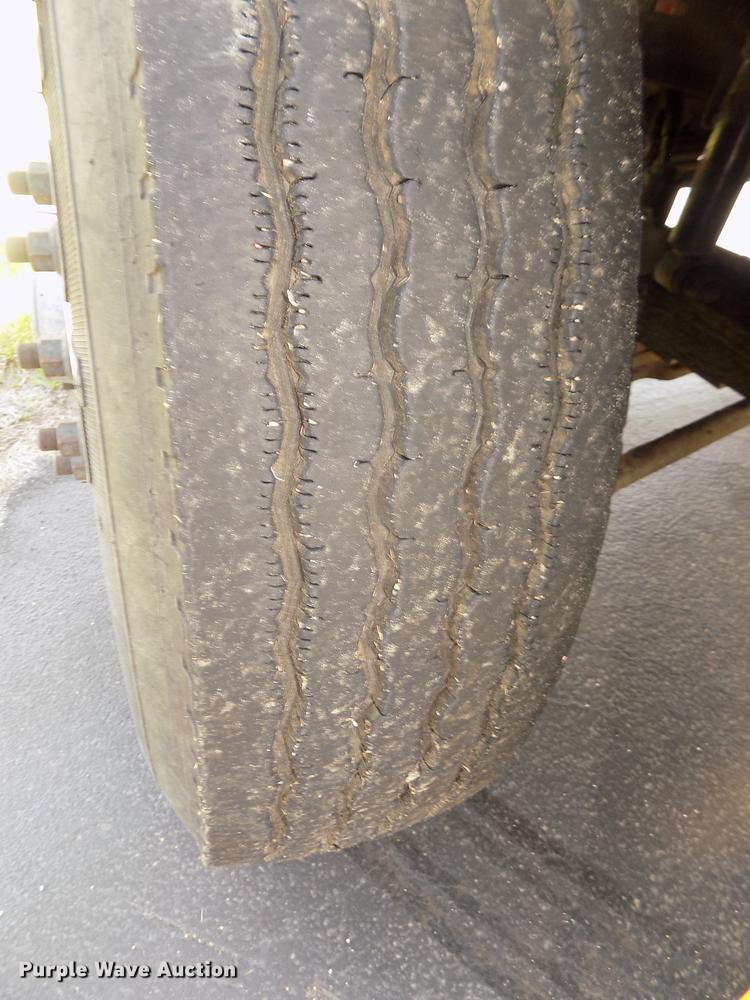 image for item DD2767 2009 Sterling L7500 oil distributor truck