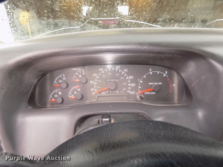 image for item DD2770 1999 Ford F350 Super Duty XLT SuperCab flatbed pickup truck