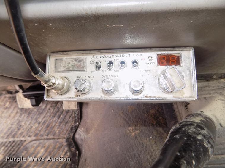 image for item DD2770 1999 Ford F350 Super Duty XLT SuperCab flatbed pickup truck