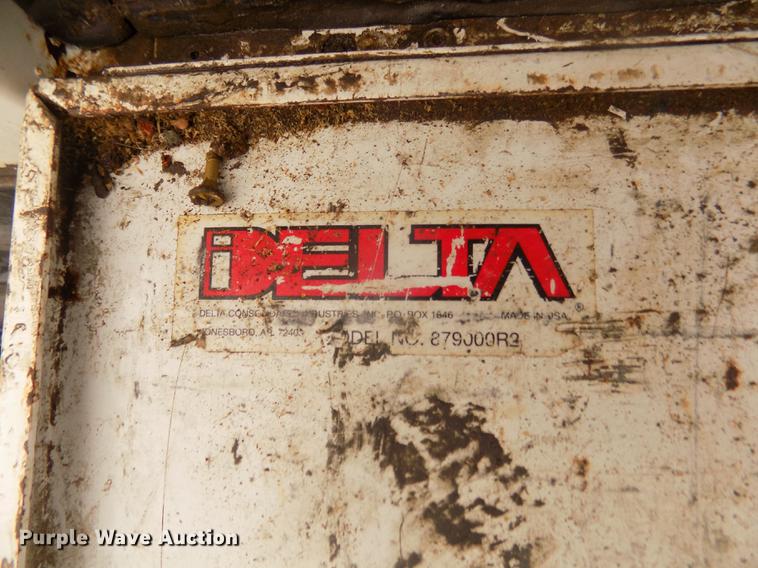 image for item DD2770 1999 Ford F350 Super Duty XLT SuperCab flatbed pickup truck