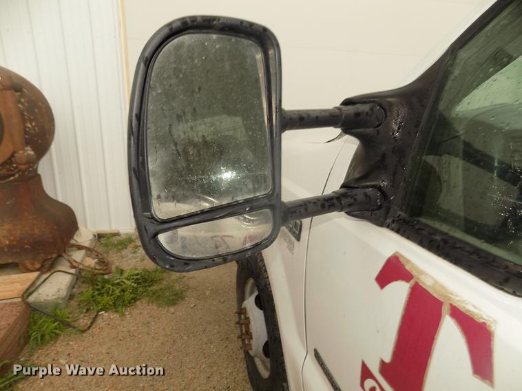 image for item DD2771 2000 Ford F350 Super Duty XLT Crew Cab flatbed pickup truck