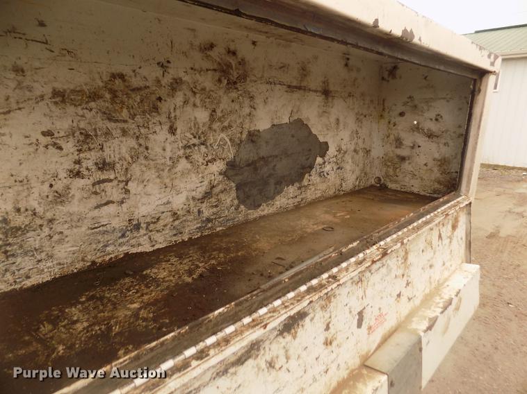 image for item DD2771 2000 Ford F350 Super Duty XLT Crew Cab flatbed pickup truck