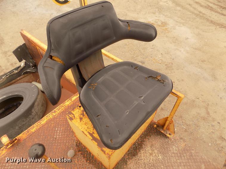 image for item DD2772 Spread-king WHS chip spreader