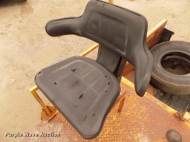 image for item DD2772 Spread-king WHS chip spreader