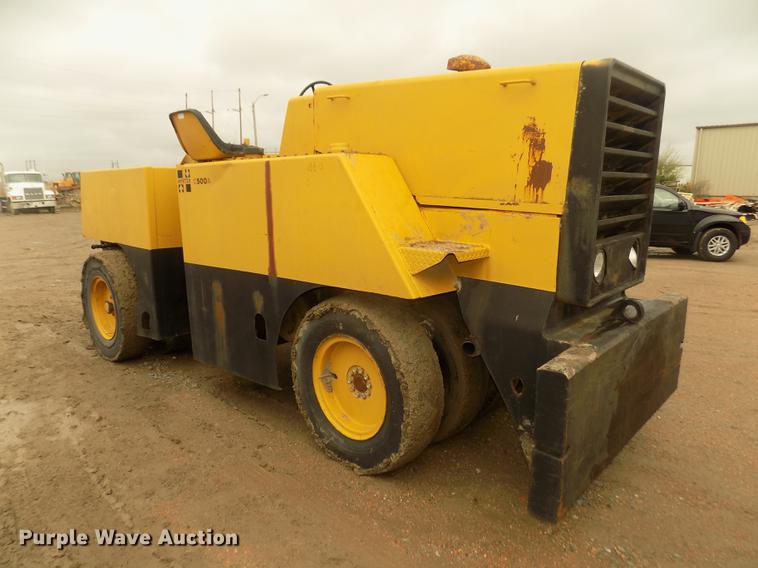 image for item DD2773 Hyster C500A pneumatic roller