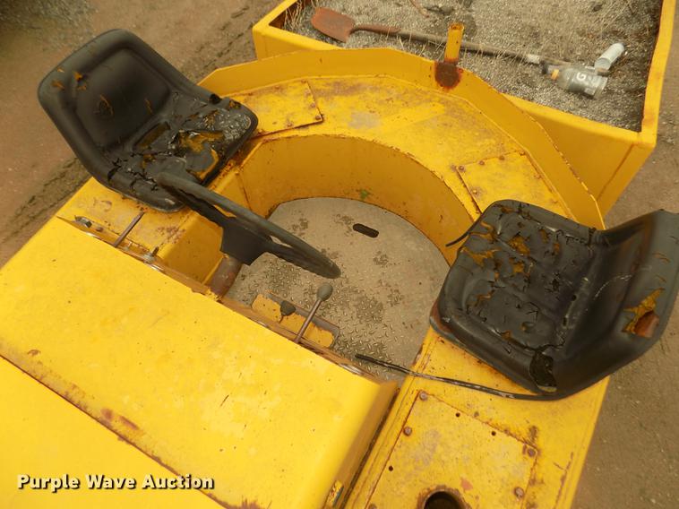 image for item DD2773 Hyster C500A pneumatic roller