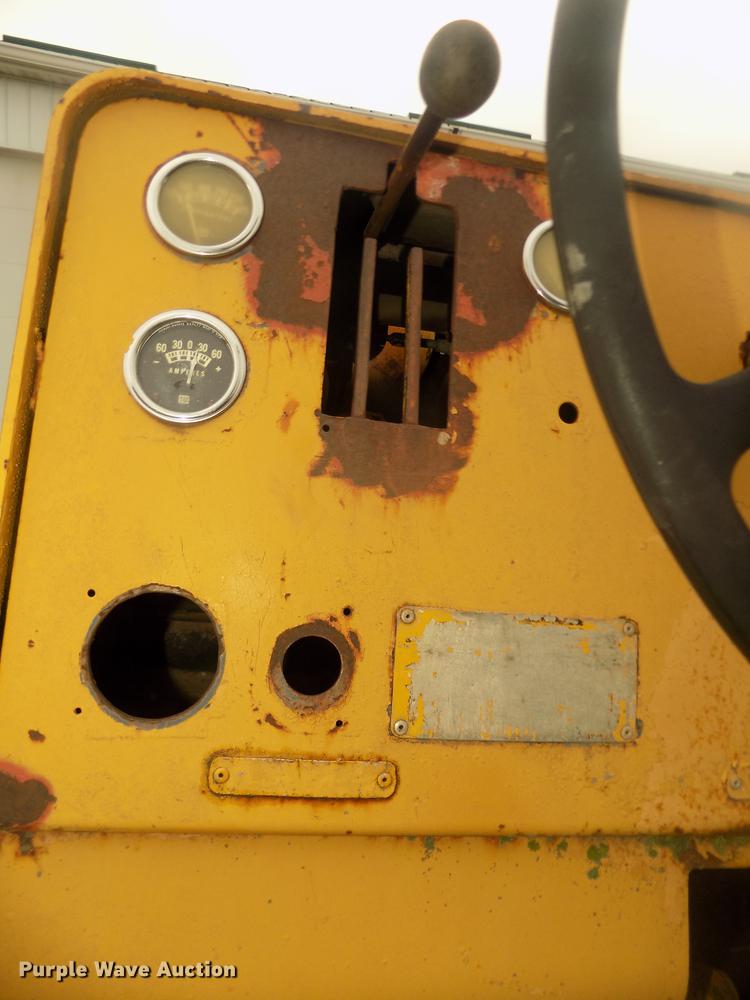 image for item DD2773 Hyster C500A pneumatic roller