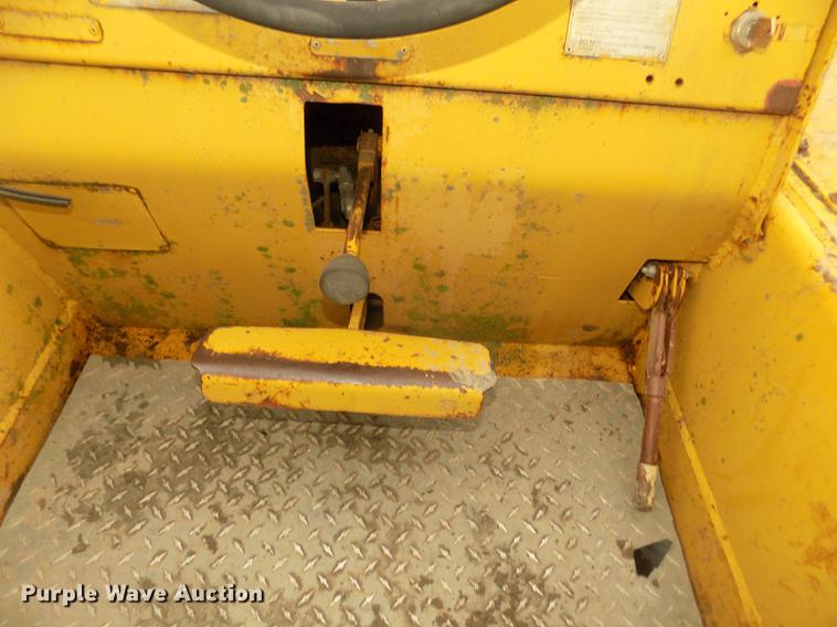 image for item DD2773 Hyster C500A pneumatic roller