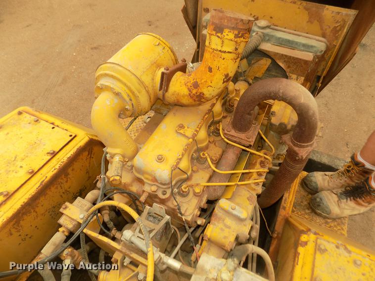 image for item DD2773 Hyster C500A pneumatic roller