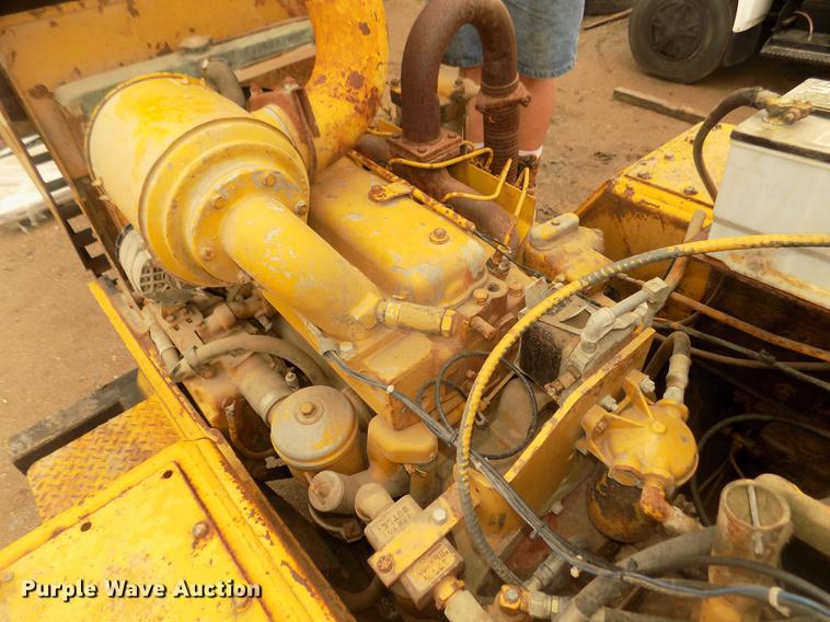 image for item DD2773 Hyster C500A pneumatic roller