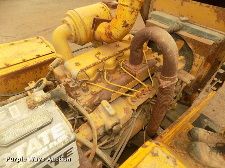 image for item DD2773 Hyster C500A pneumatic roller