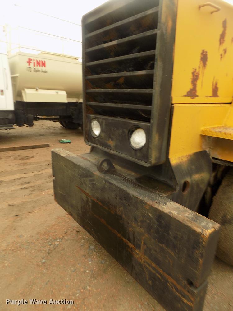 image for item DD2773 Hyster C500A pneumatic roller