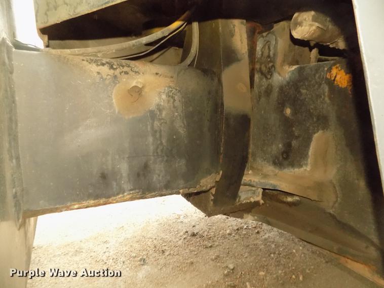 image for item DD2773 Hyster C500A pneumatic roller