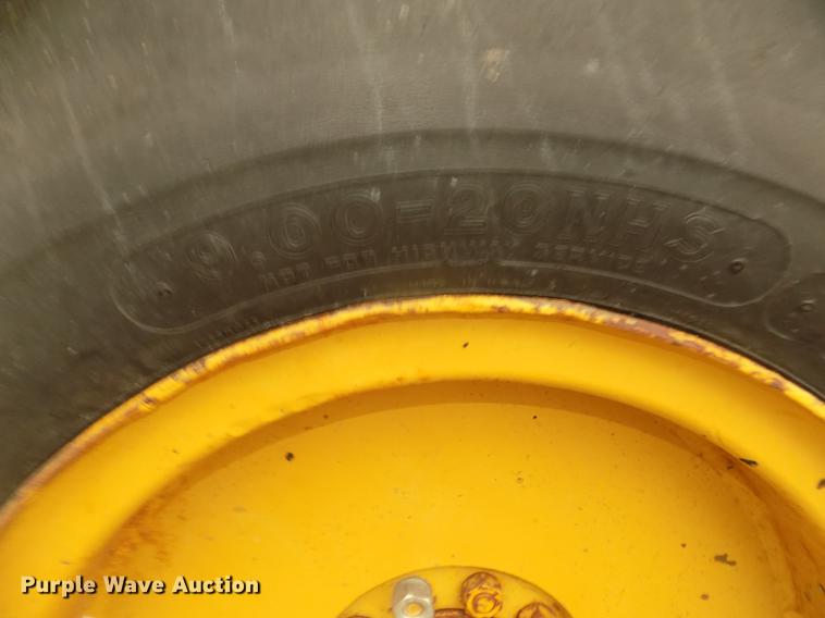 image for item DD2773 Hyster C500A pneumatic roller