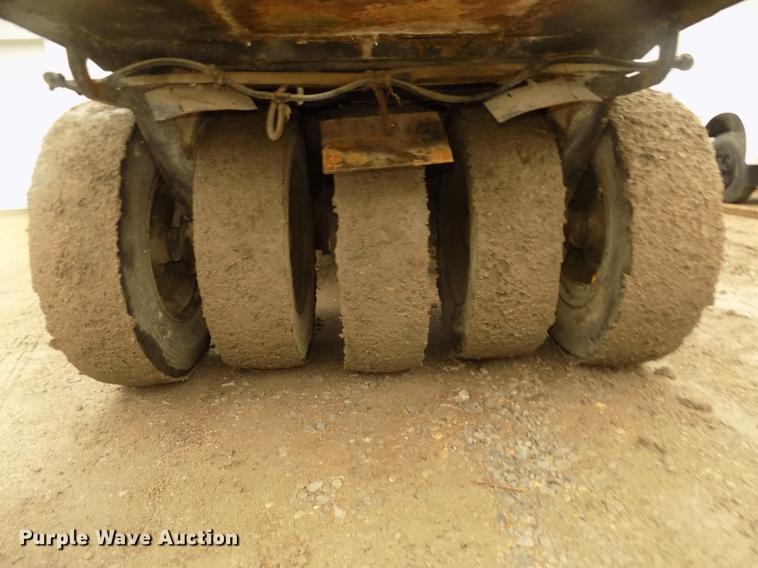 image for item DD2773 Hyster C500A pneumatic roller