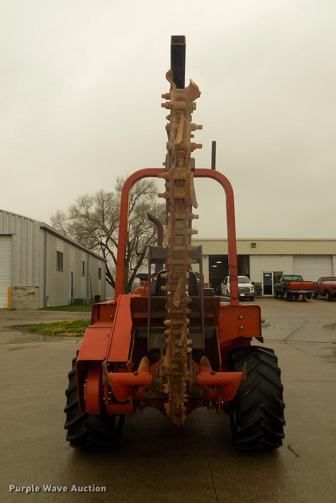 image for item DD2774 1998 Ditch Witch 8020T trencher