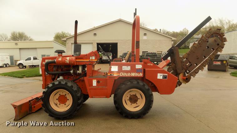 image for item DD2774 1998 Ditch Witch 8020T trencher