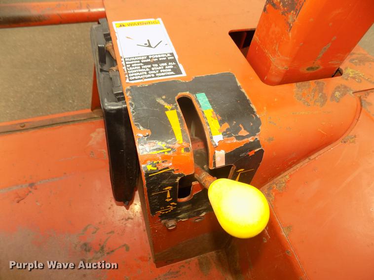 image for item DD2774 1998 Ditch Witch 8020T trencher