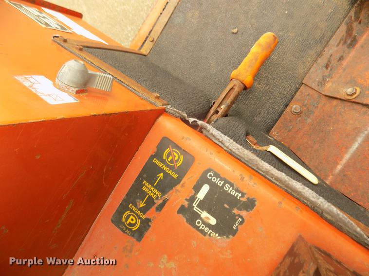 image for item DD2774 1998 Ditch Witch 8020T trencher