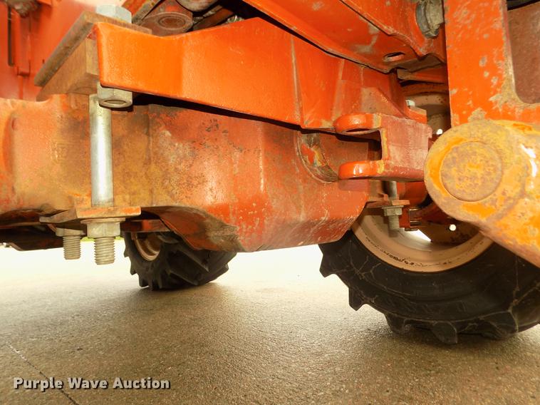 image for item DD2774 1998 Ditch Witch 8020T trencher