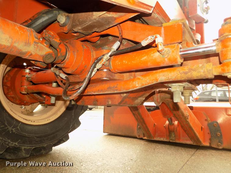 image for item DD2774 1998 Ditch Witch 8020T trencher