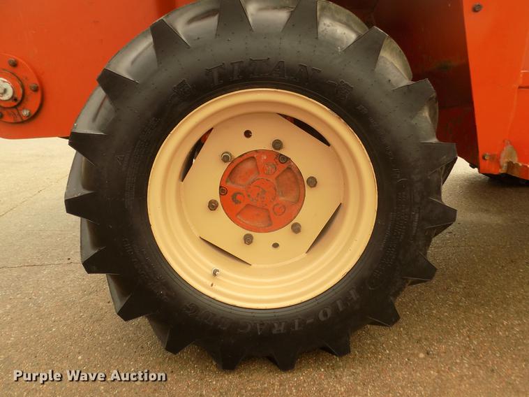 image for item DD2774 1998 Ditch Witch 8020T trencher