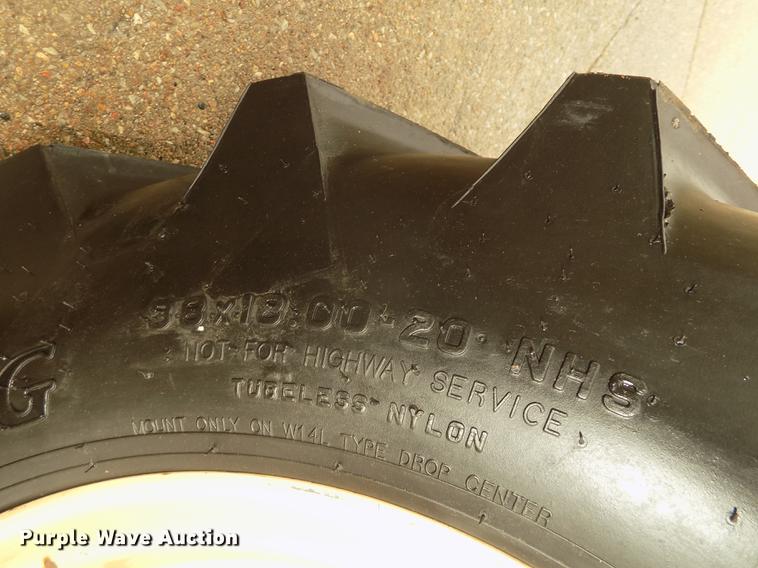 image for item DD2774 1998 Ditch Witch 8020T trencher