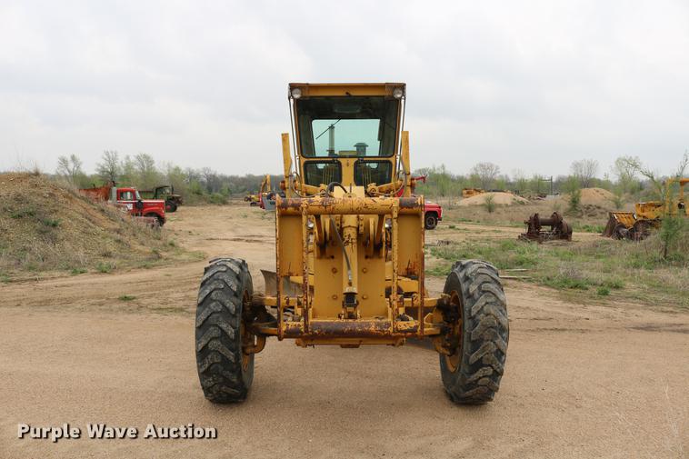 image for item DD4204 1984 Caterpillar 120G motor grader