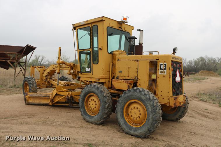 image for item DD4204 1984 Caterpillar 120G motor grader