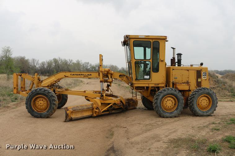 image for item DD4204 1984 Caterpillar 120G motor grader