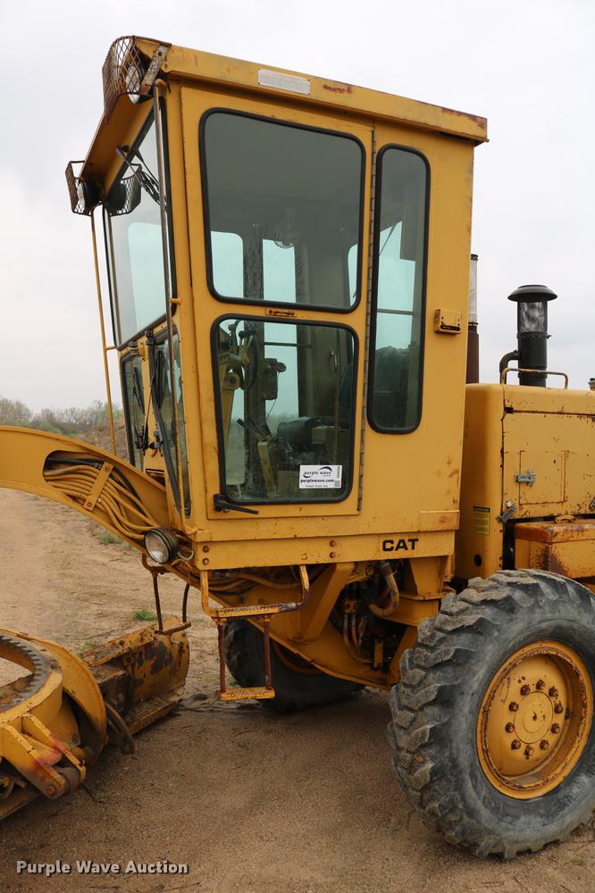image for item DD4204 1984 Caterpillar 120G motor grader