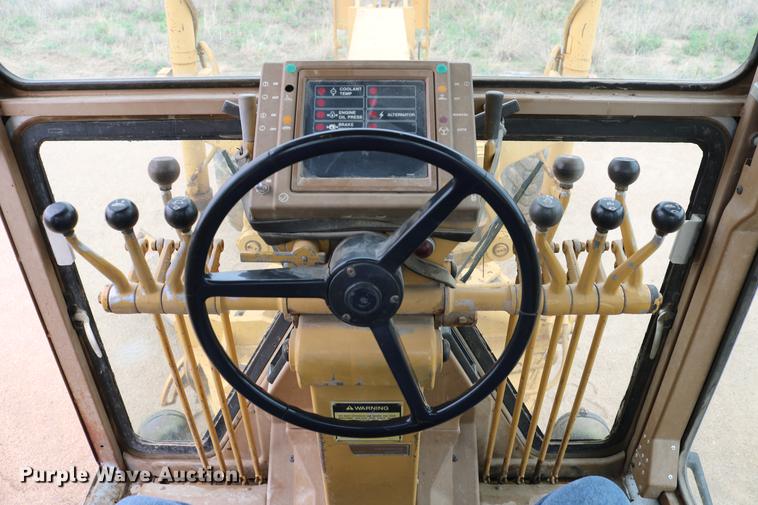 image for item DD4204 1984 Caterpillar 120G motor grader