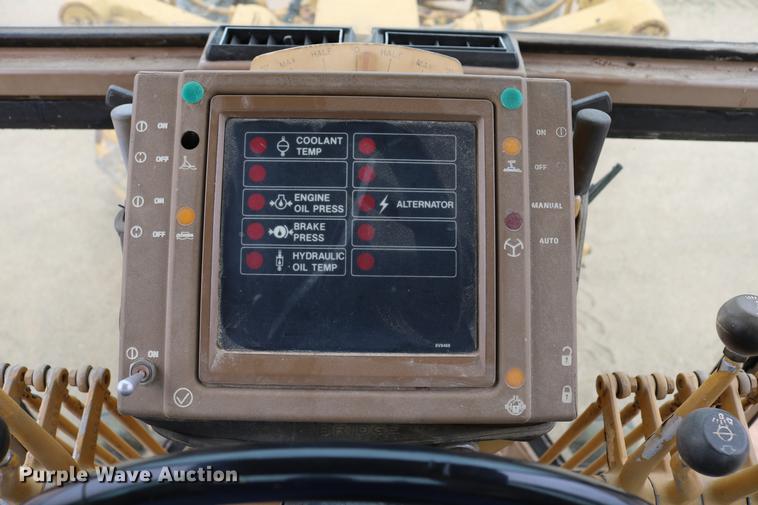 image for item DD4204 1984 Caterpillar 120G motor grader