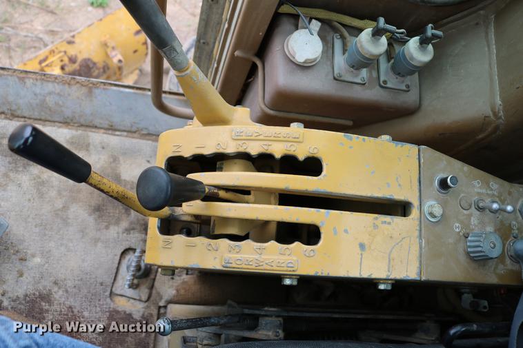 image for item DD4204 1984 Caterpillar 120G motor grader