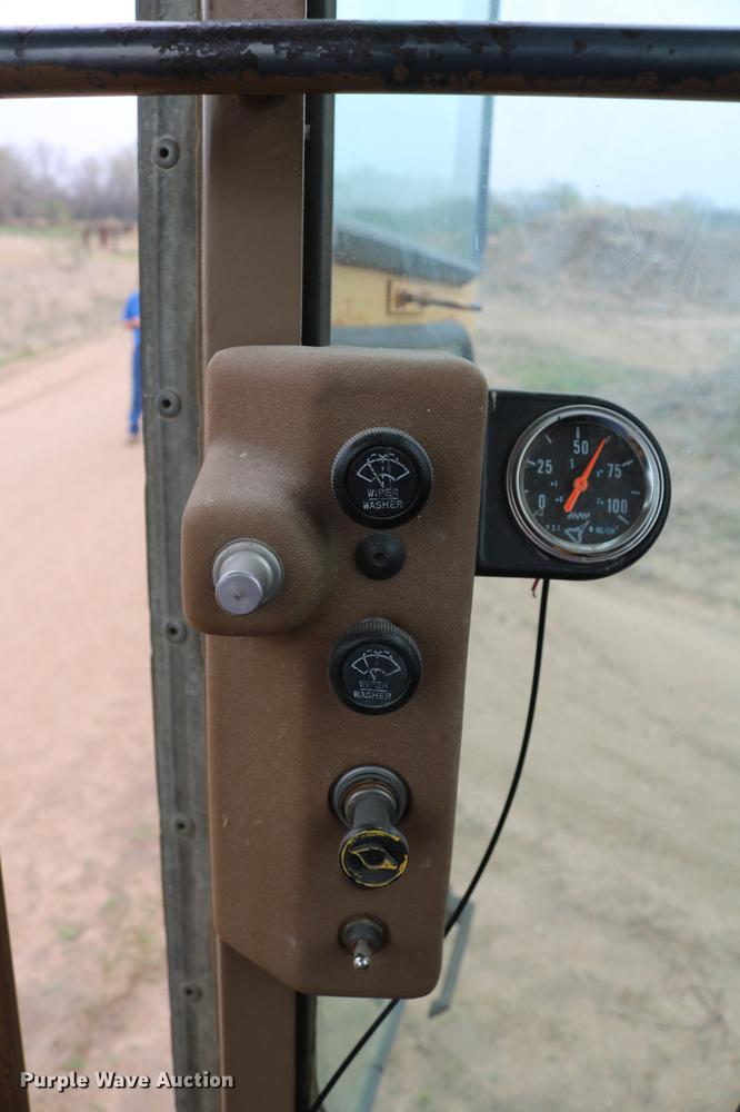 image for item DD4204 1984 Caterpillar 120G motor grader