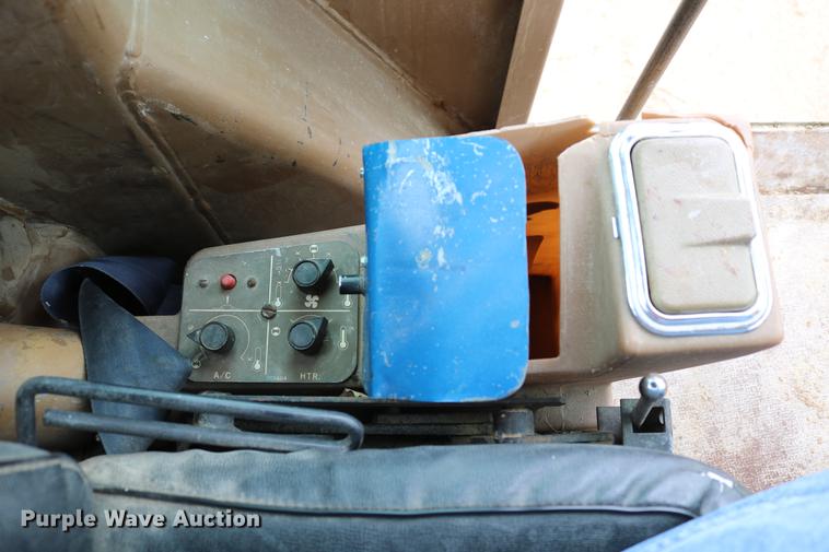 image for item DD4204 1984 Caterpillar 120G motor grader